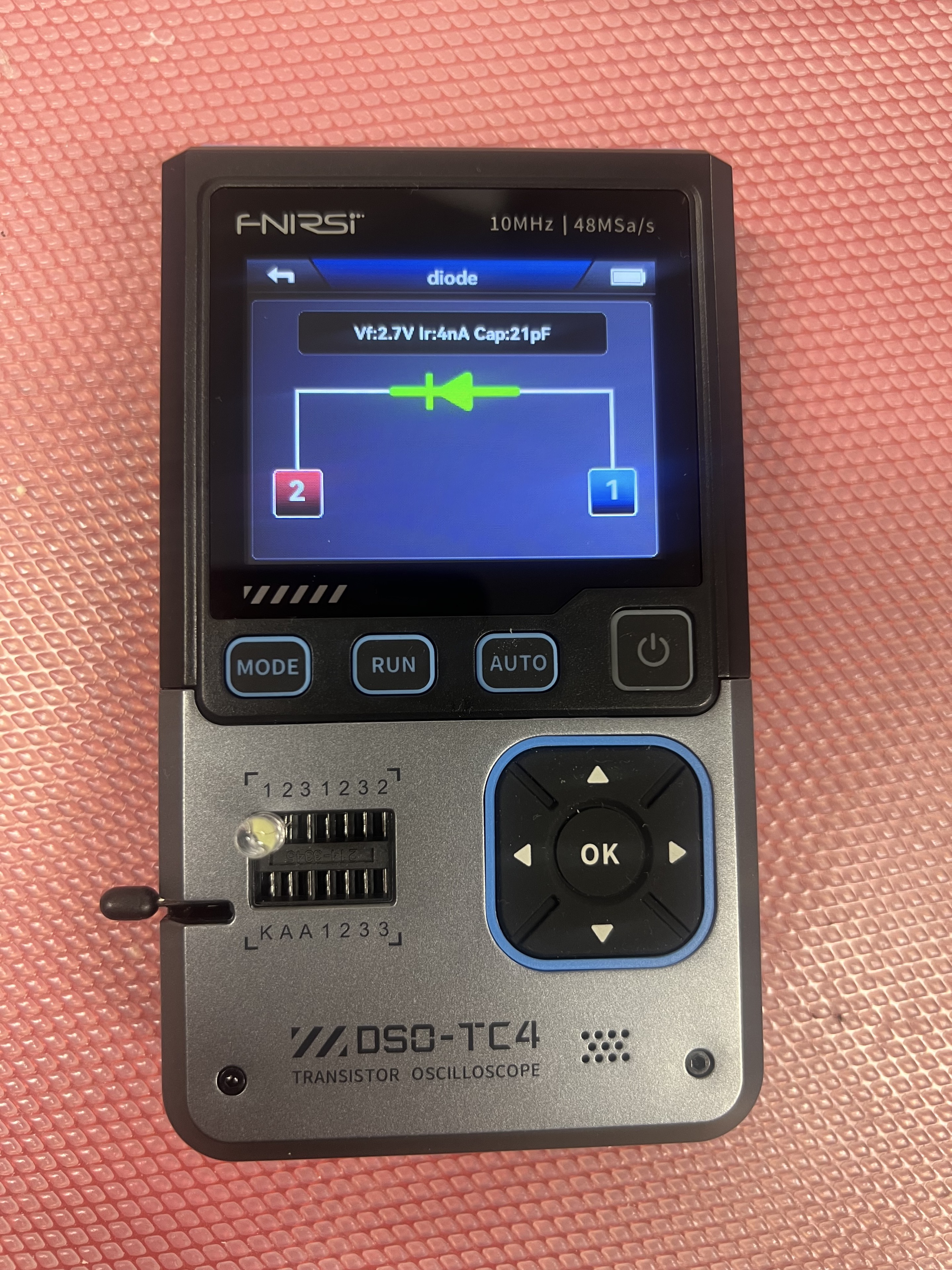 The DSO-TC4 identifying an LED as a diode and showing forward voltage